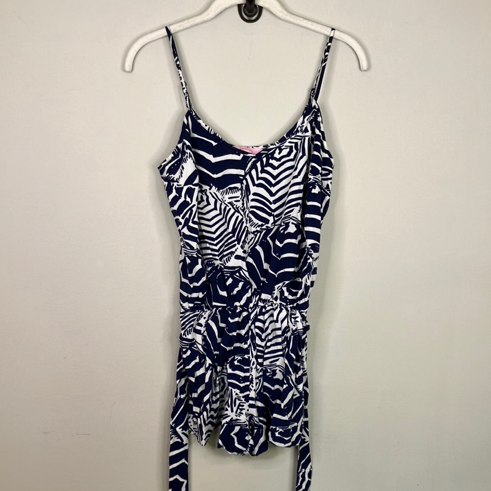 Lilly Pulitzer umbrella print romper with tie belt - Picture 2 of 10